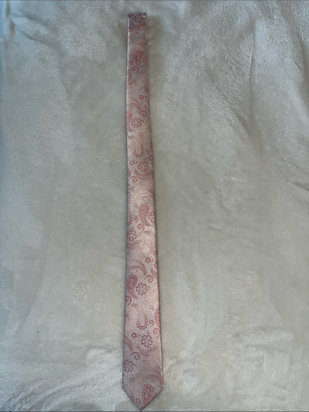 Zenio Men's Pink Paisley Slim Tie - Refined Formal Accent